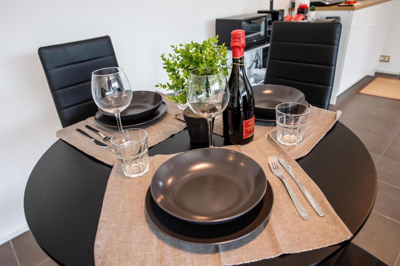 파르마 350 M Dalla Stazione L Parcheggio Free L Nova Loft 아파트 외부 사진